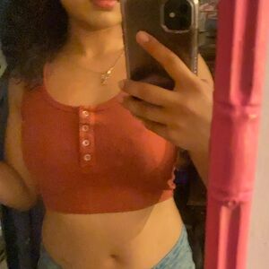 Aero pink crop top